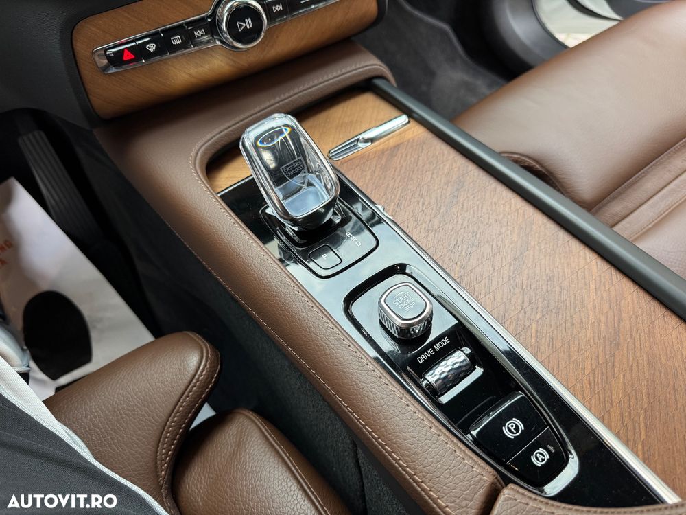 Volvo XC 90 T8 AWD Recharge Geartronic Inscription - 9