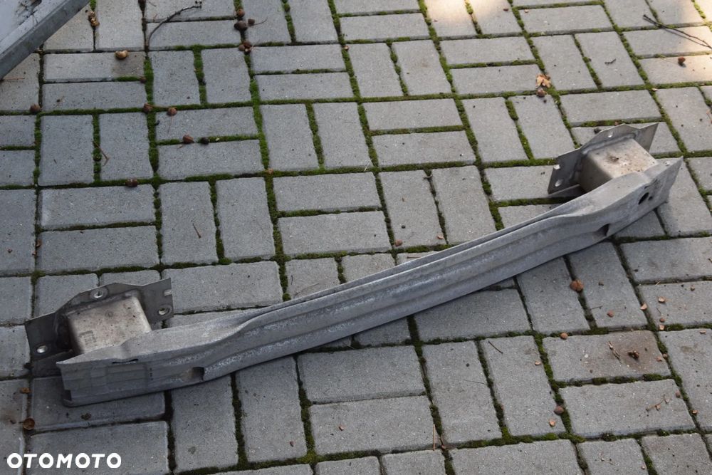 Opel Astra J Belka zderzaka tylnego 5D HB