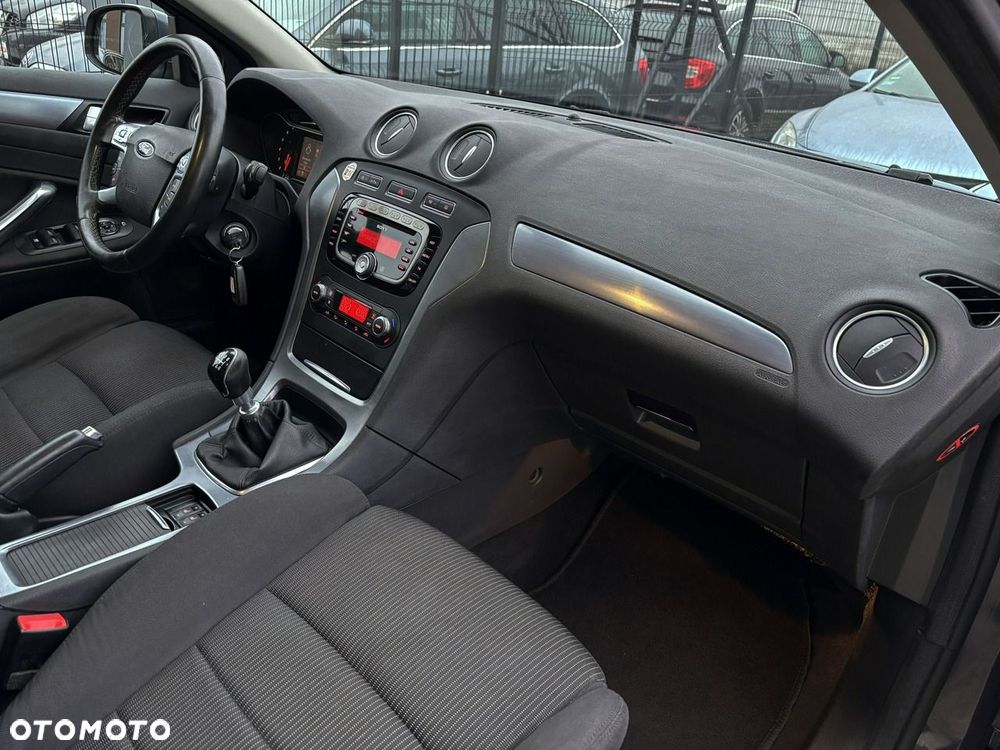 Ford Mondeo - 30