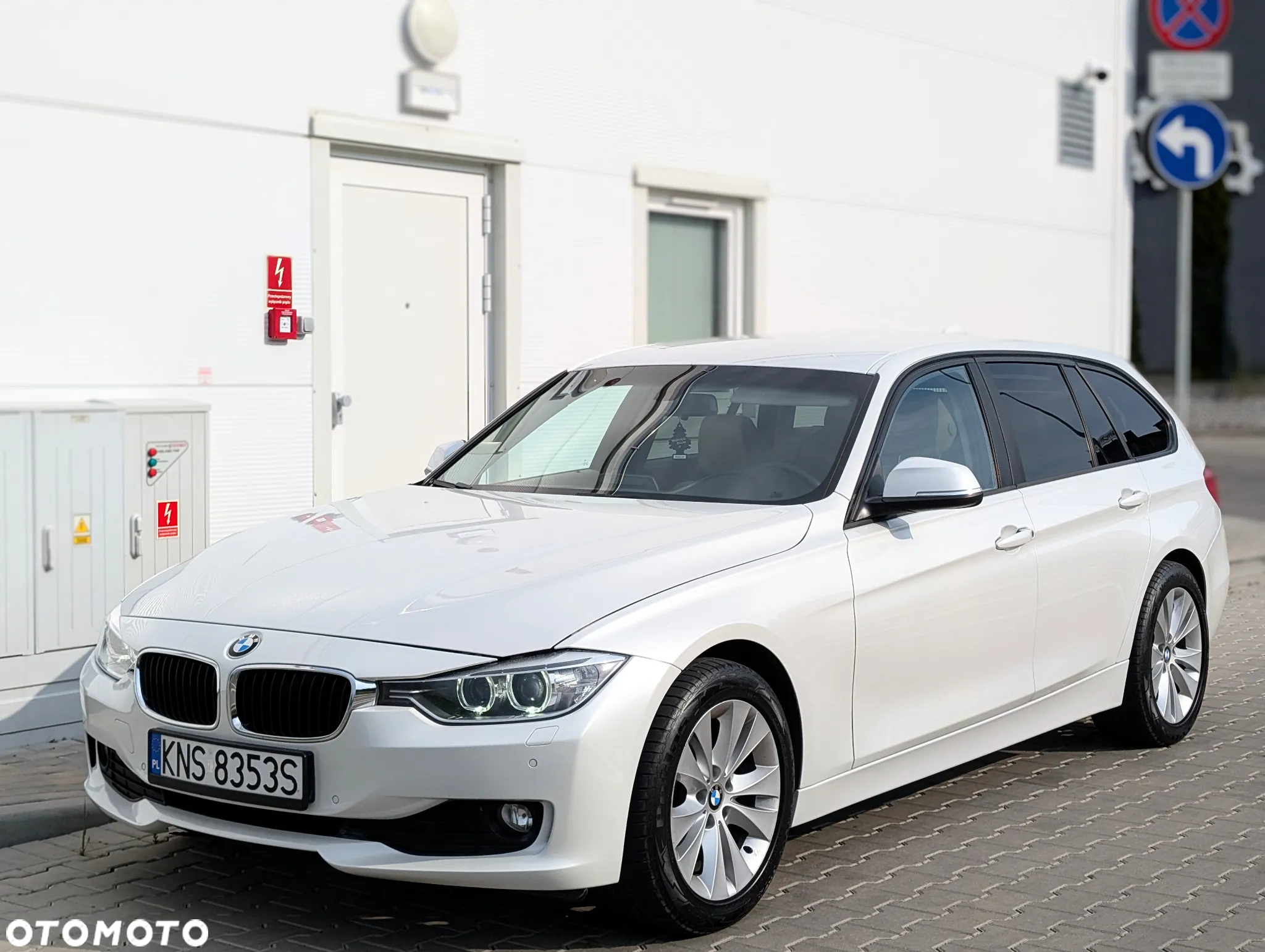 BMW Seria 3 320d DPF Touring Edition Exclusive - 3