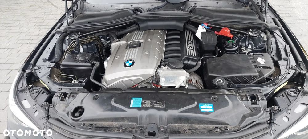 BMW Seria 5 523i - 22