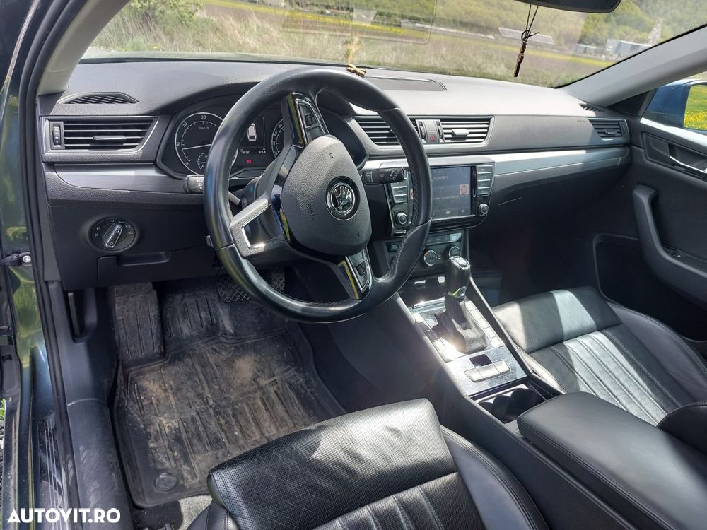 Skoda Superb 2.0 TDI DSG Sportline - 7