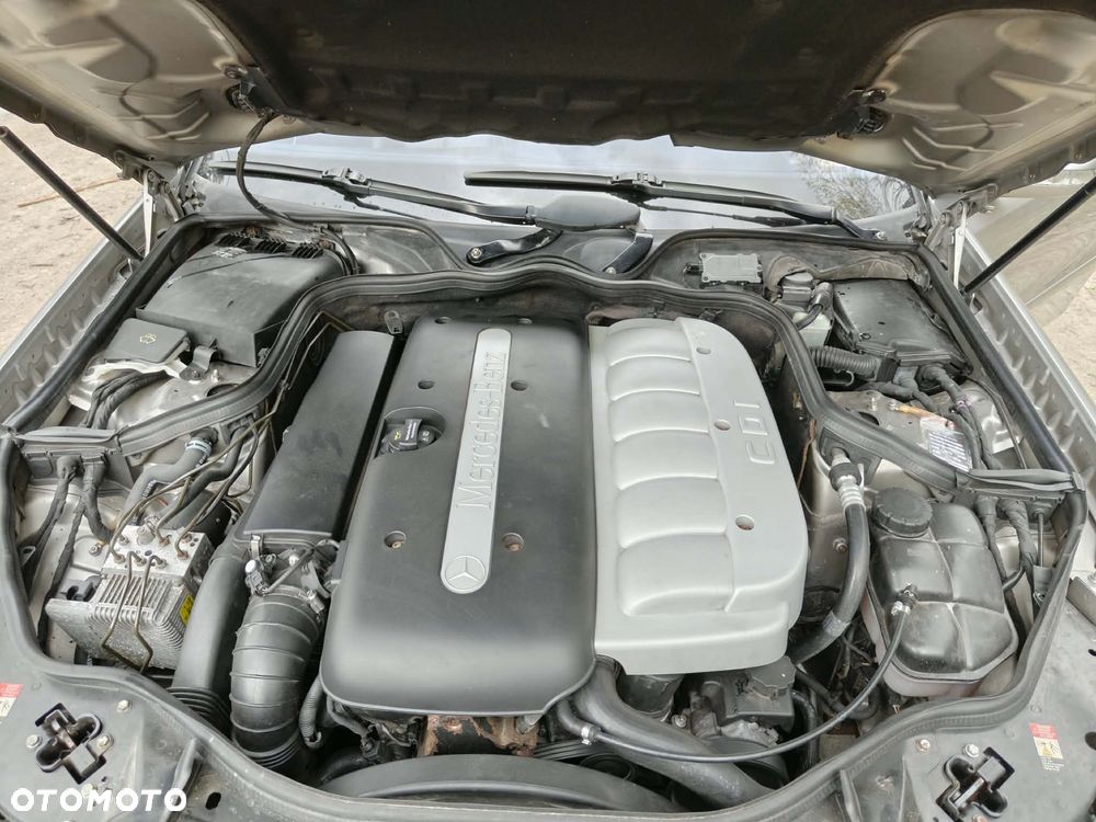 Mercedes-Benz Klasa E 320 CDI T Avantgarde - 11