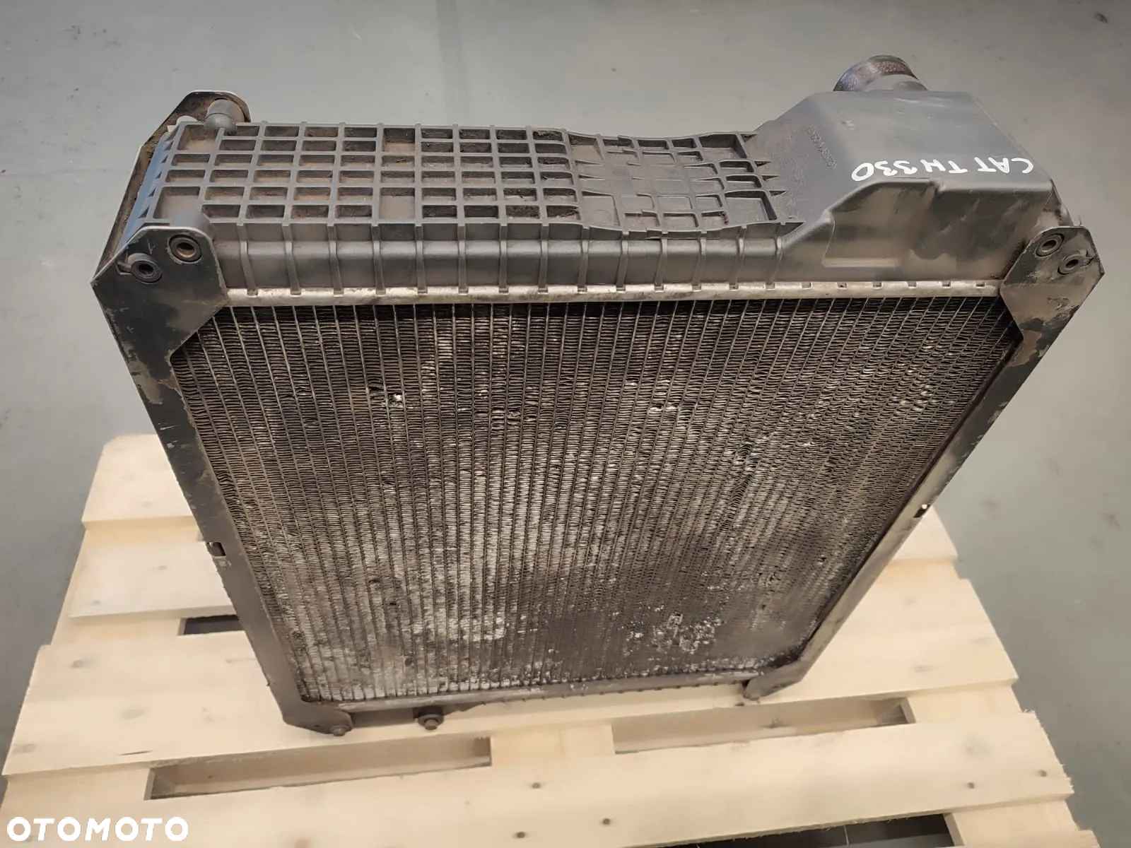 Chłodnica wody PA66GF30 CAT TH 330 - 8