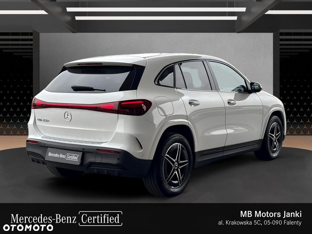 Mercedes-Benz EQA 250+ 70.5kWh AMG Line - 6