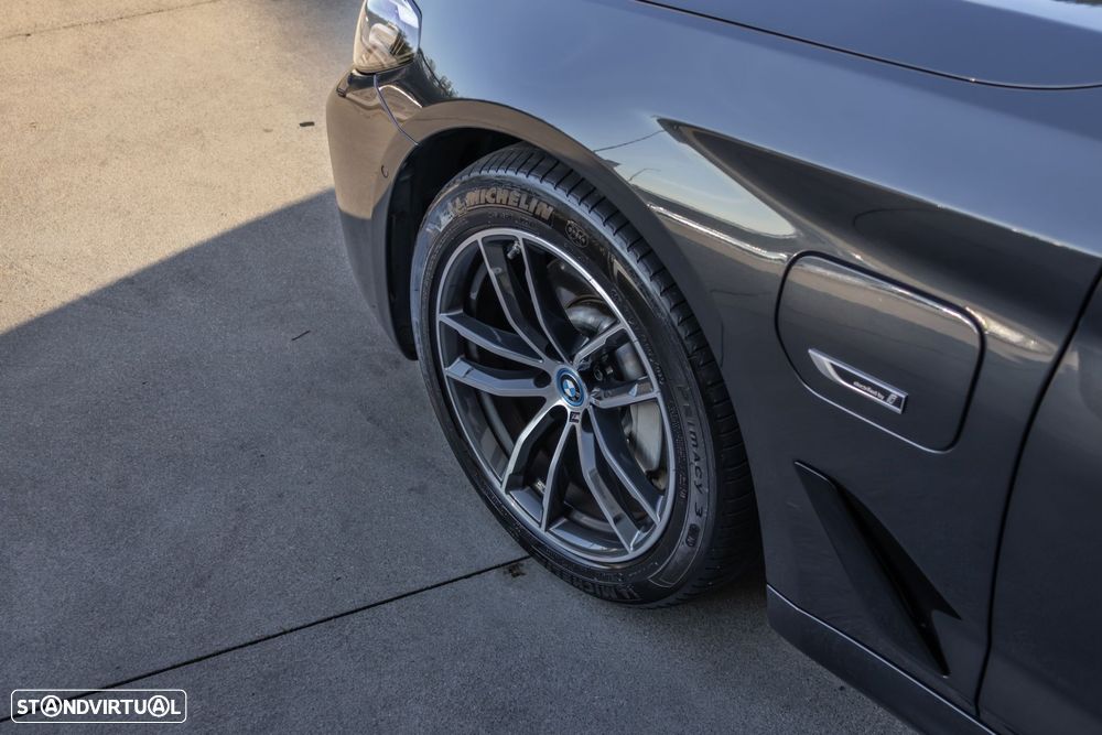 BMW 530 e Pack Desportivo M - 10