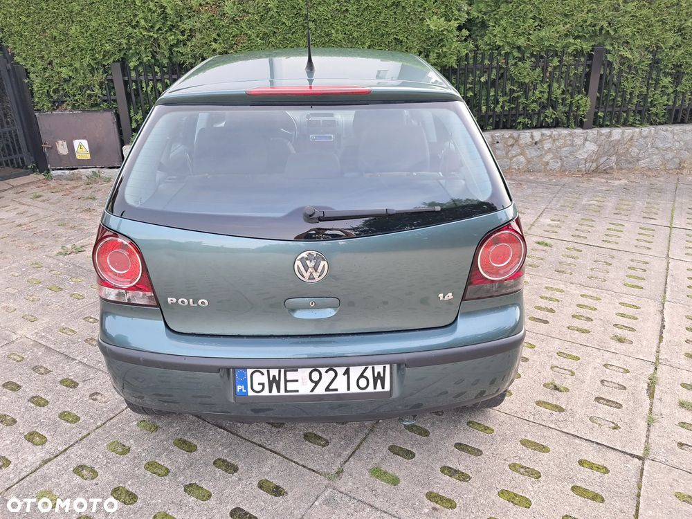 Volkswagen Polo 1.4 16V Comfortline - 23
