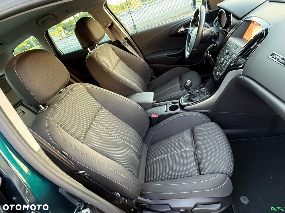 Opel Astra 1.4 Turbo Exklusiv - 23