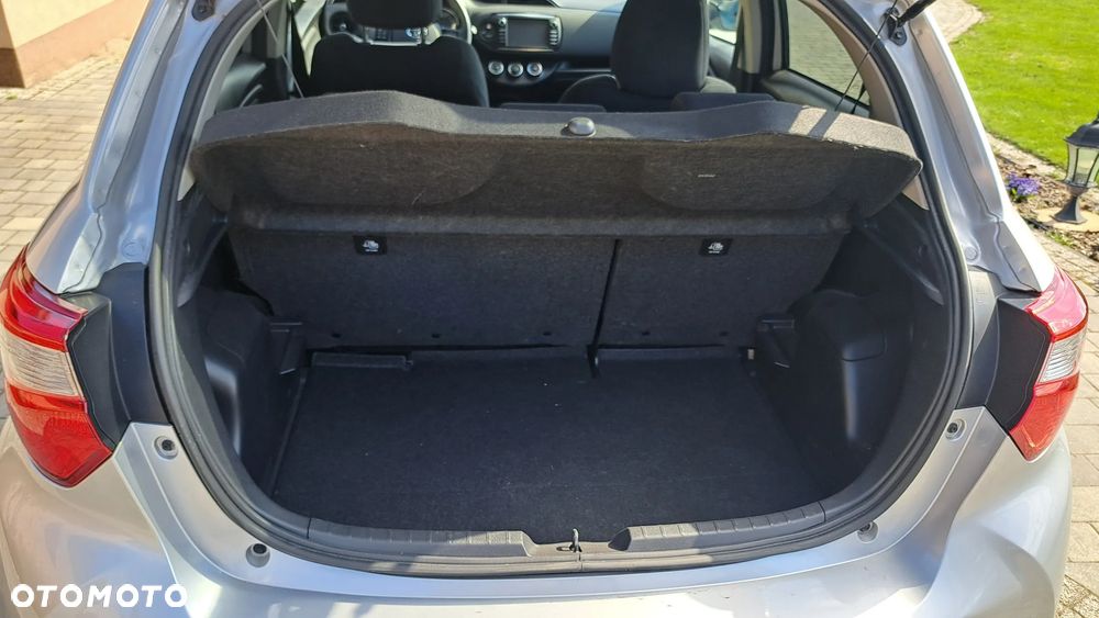 Toyota Yaris 1.5 Premium - 11