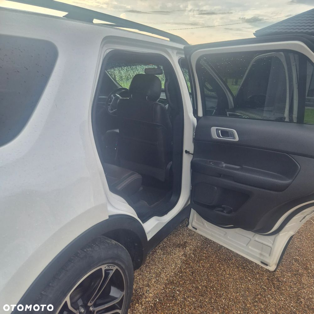 Ford Explorer - 8