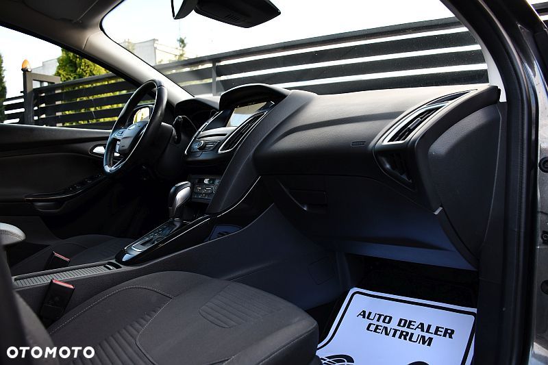 Ford Focus 1.5 EcoBlue Start-Stopp-System TITANIUM DESIGN - 6