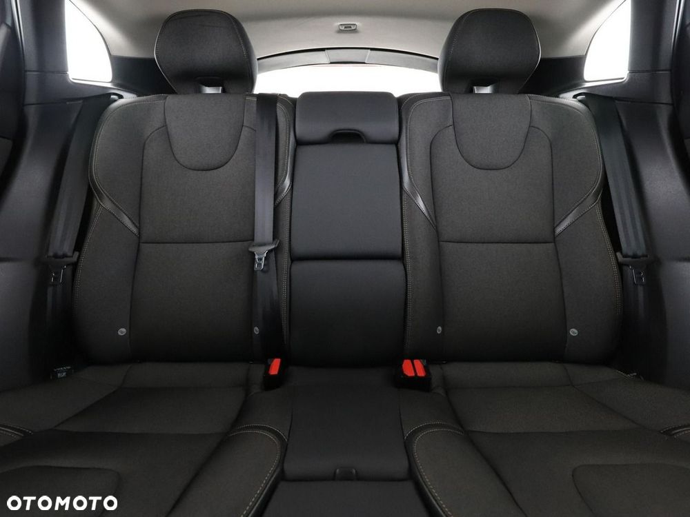 Volvo V40 Cross Country D3 Geartronic Linje You - 19