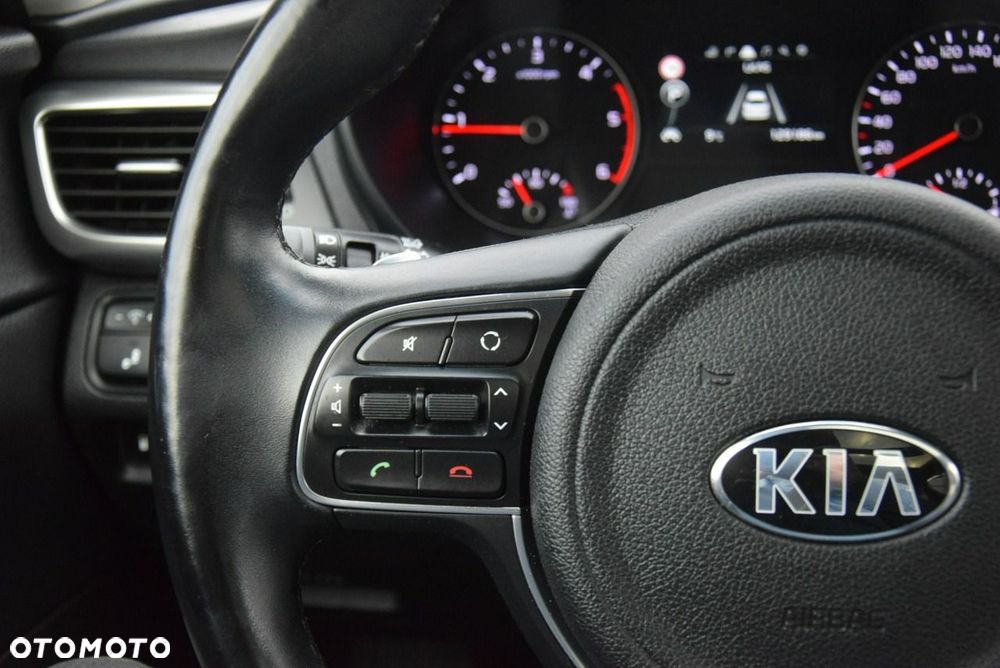 Kia Optima - 38