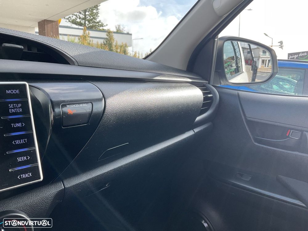 Toyota Hilux 2.4 D-4D 2WD CE - 28