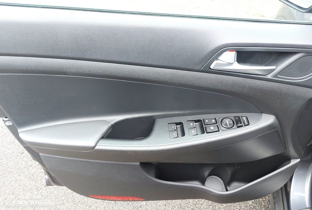 Hyundai Tucson 1.6 CRDi Executive - 32