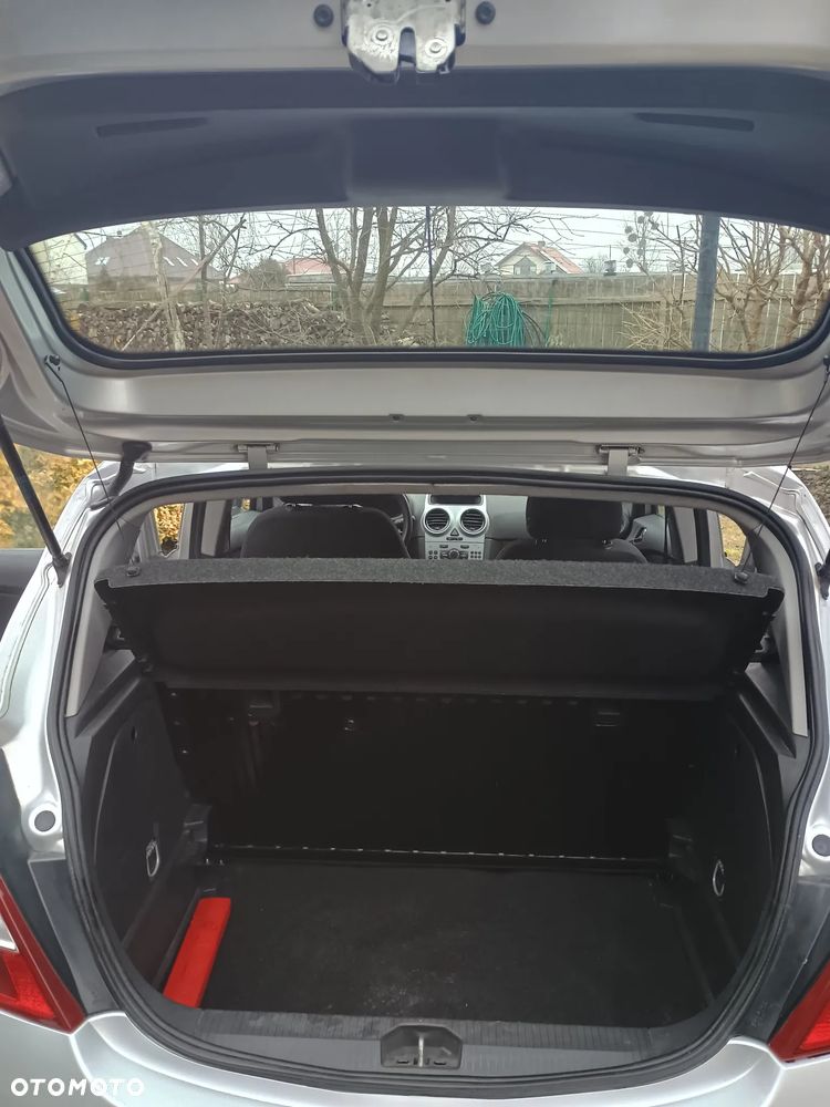 Opel Corsa 1.2 16V Cosmo - 10