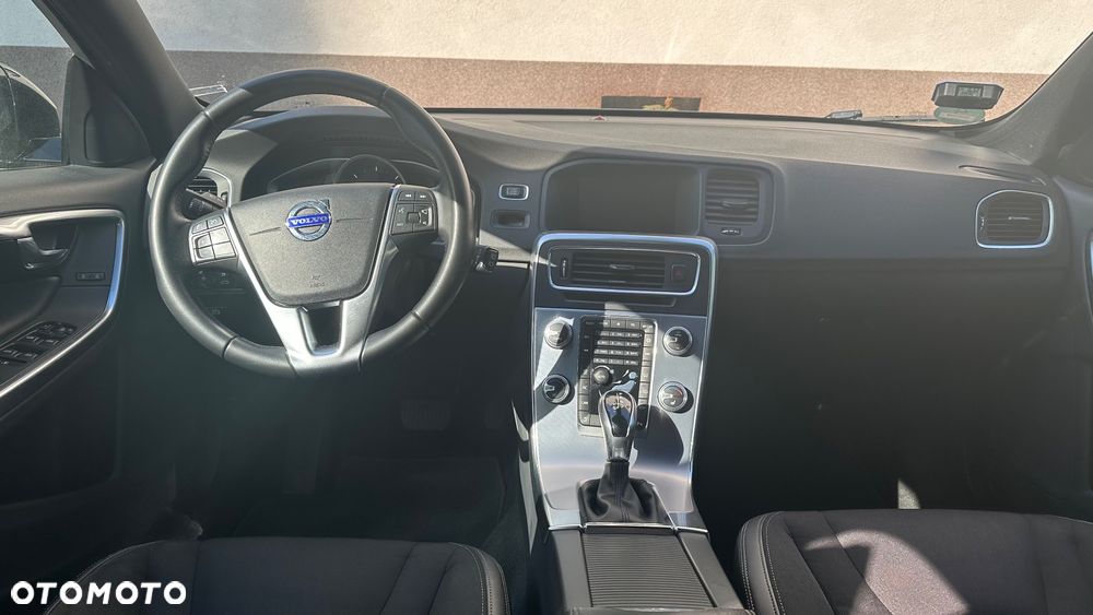 Volvo V60 Cross Country - 17