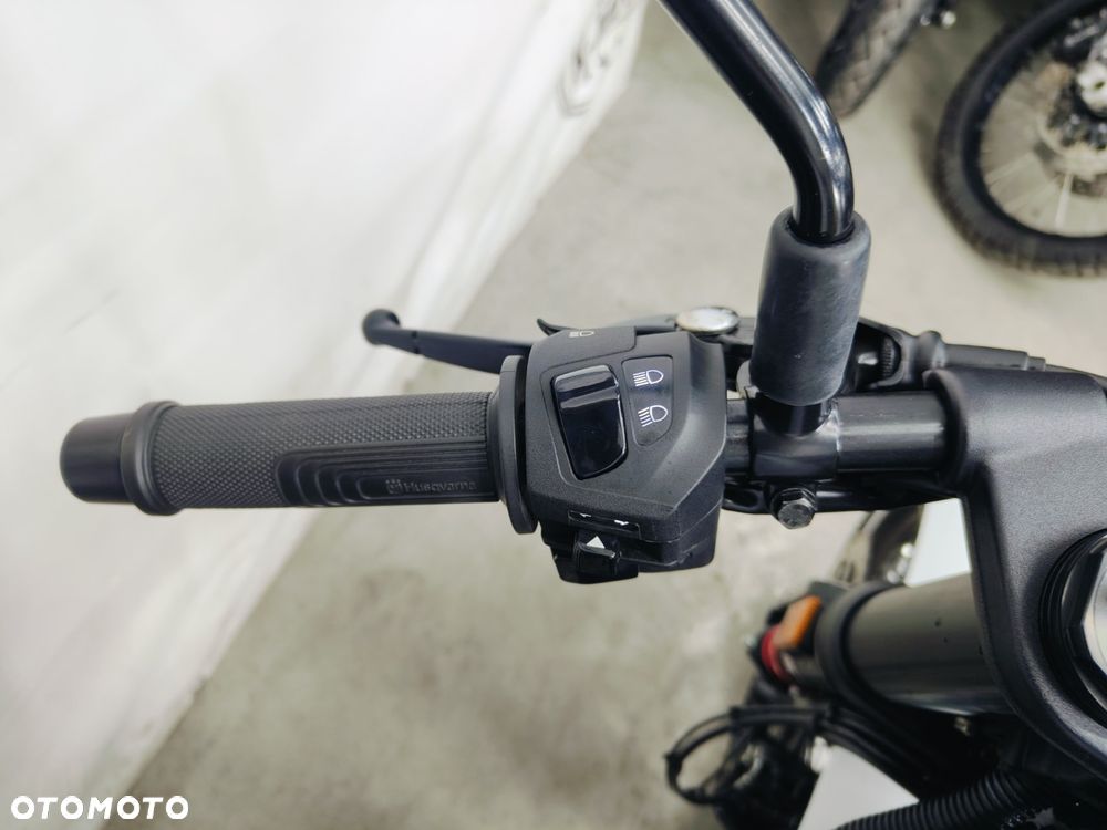 Husqvarna Vitpilen - 14