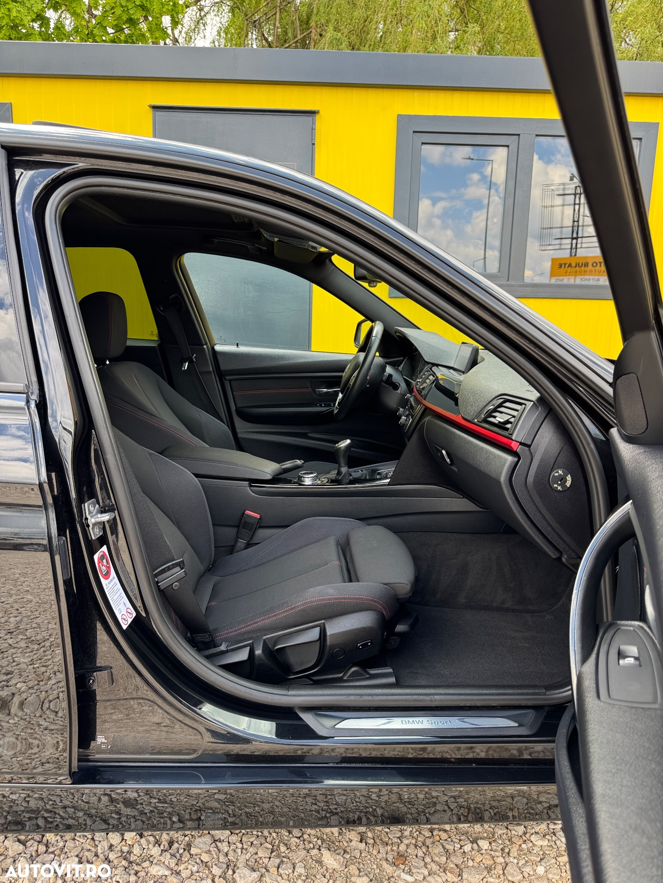 BMW Seria 3 318d - 11