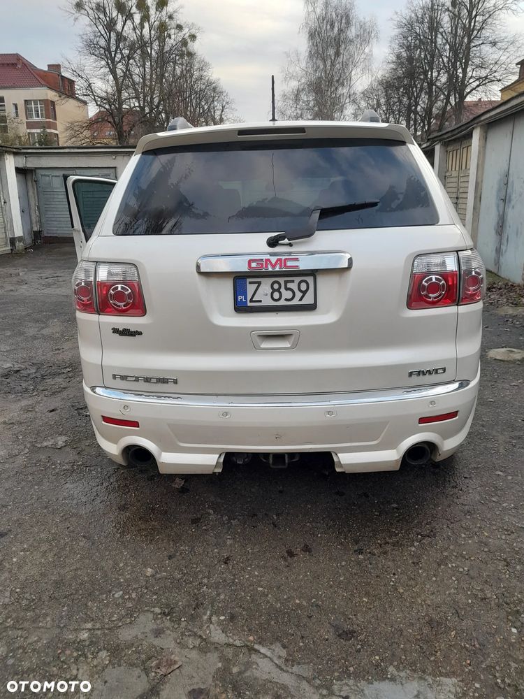 GMC Acadia - 9