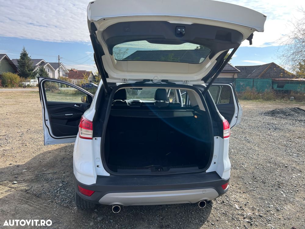 Ford Kuga 2.0 TDCi 4WD Powershift Titanium - 4