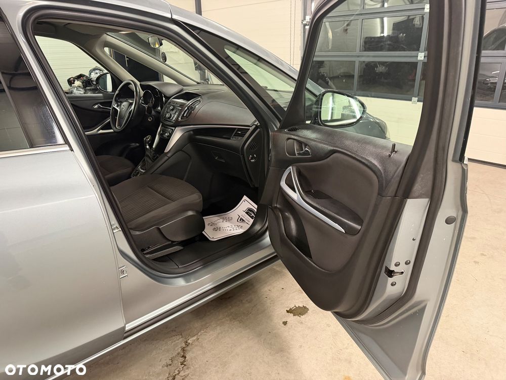 Opel Zafira - 18