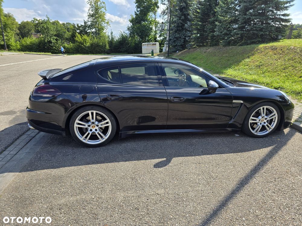 Porsche Panamera - 4