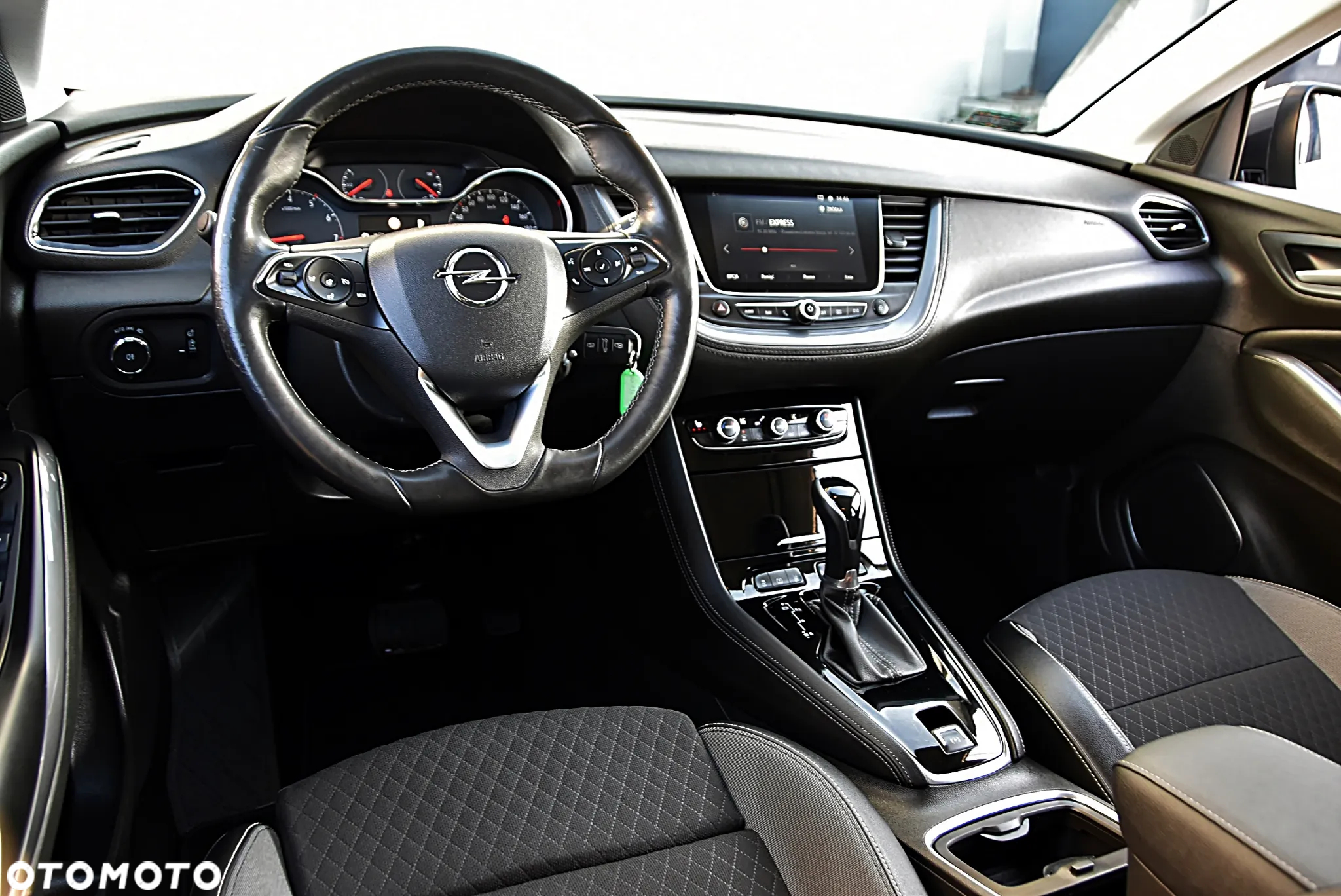 Opel Grandland X 1.6 T Elite S&S - 25