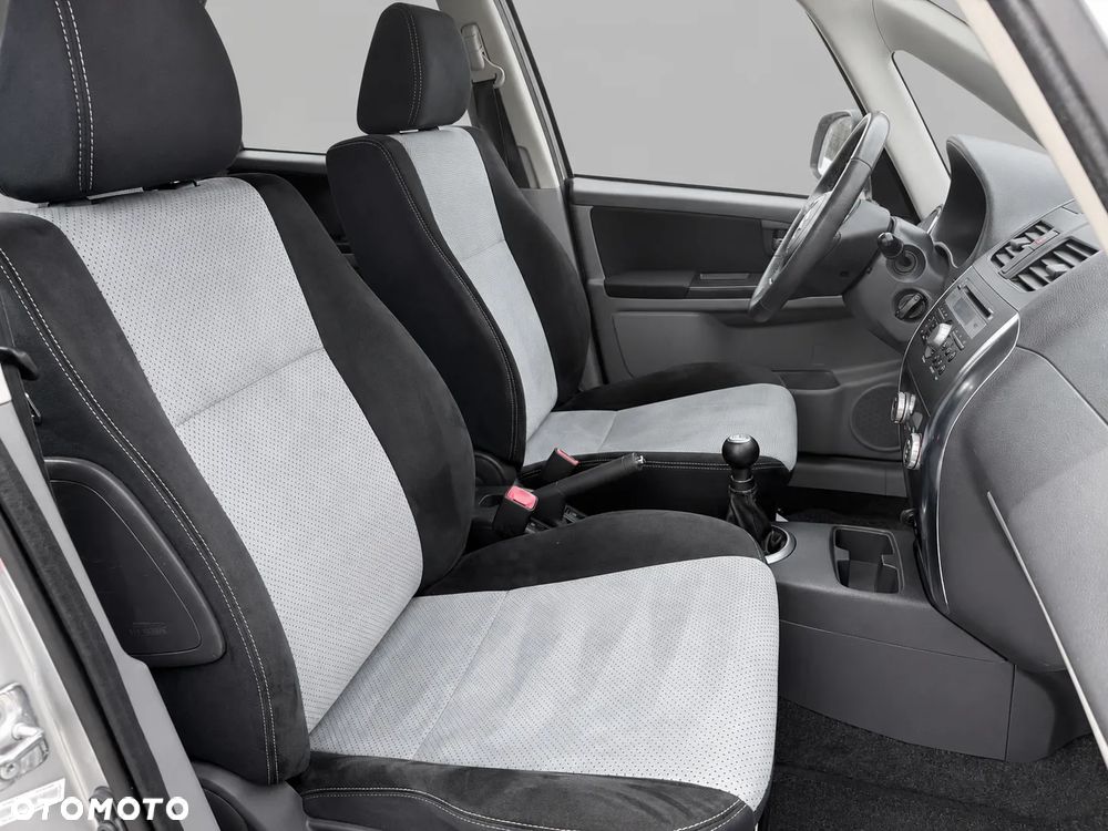 Suzuki SX4 1.6 VVT 4x4 Comfort - 19