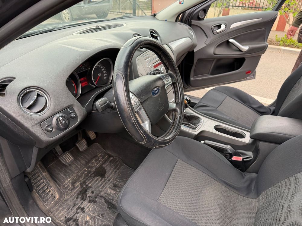 Ford Mondeo 1.8 TDCi Trend - 12