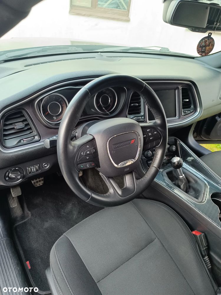 Dodge Challenger - 16