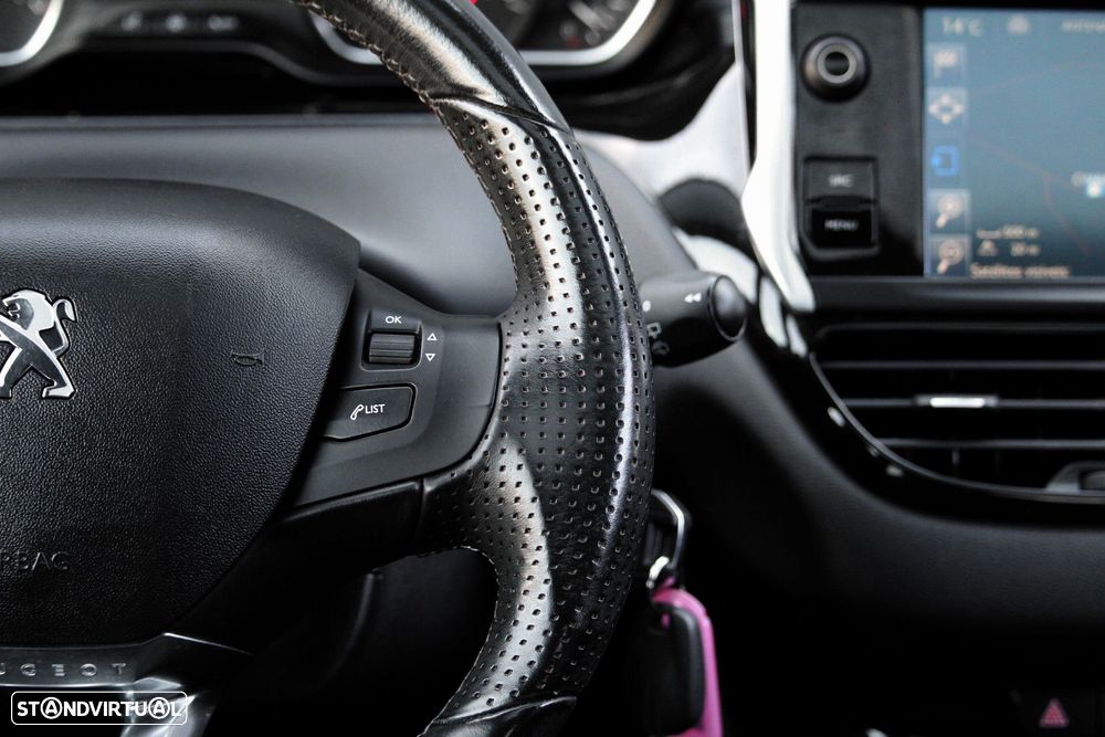 Peugeot 208 PureTech 82 Allure - 24