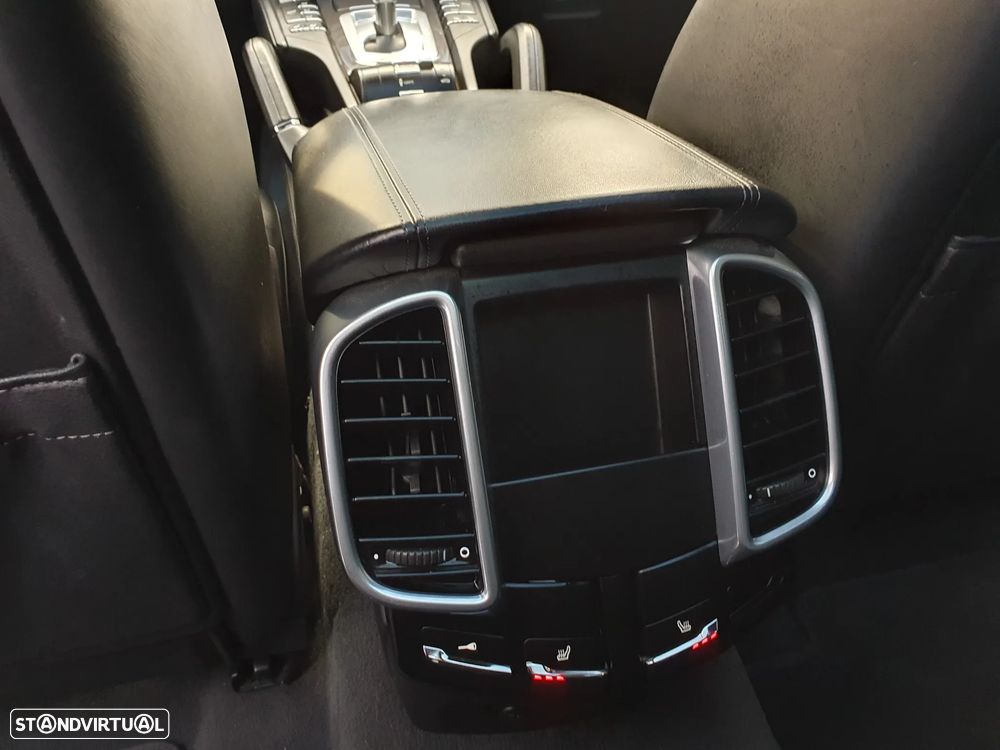 Porsche Cayenne S - 11