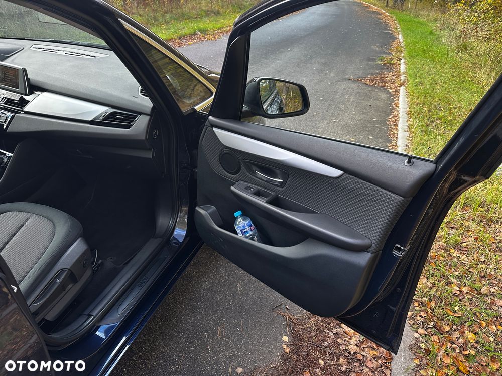 BMW Seria 2 218i - 10