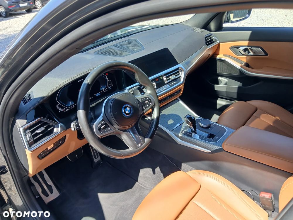 BMW Seria 3 330e PHEV xDrive M Sport sport - 15