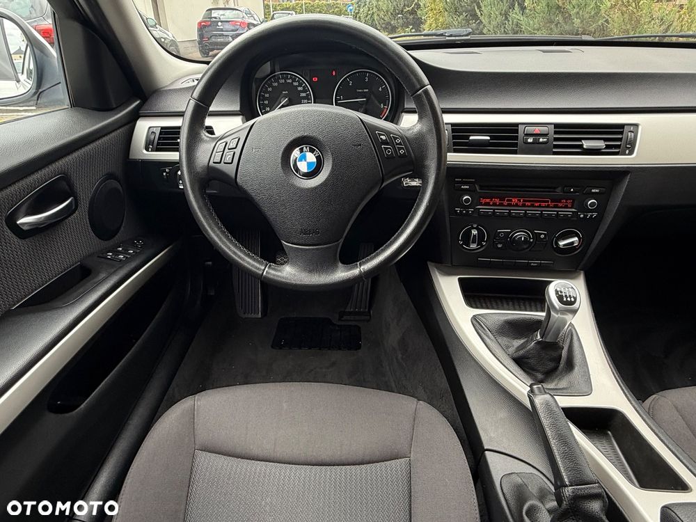 BMW Seria 3 318d Advantage - 18