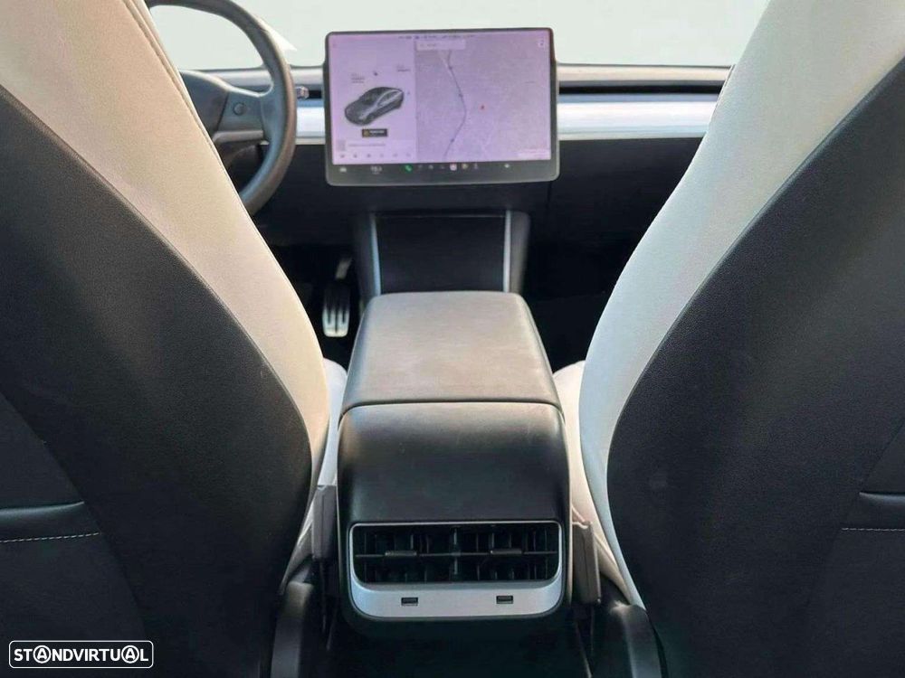 Tesla Model 3 - 21