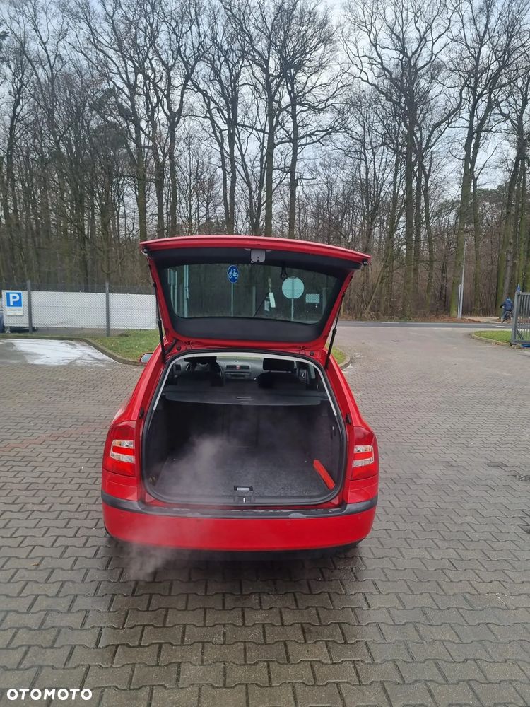 Skoda Octavia 1.8 TSI Ambiente - 11