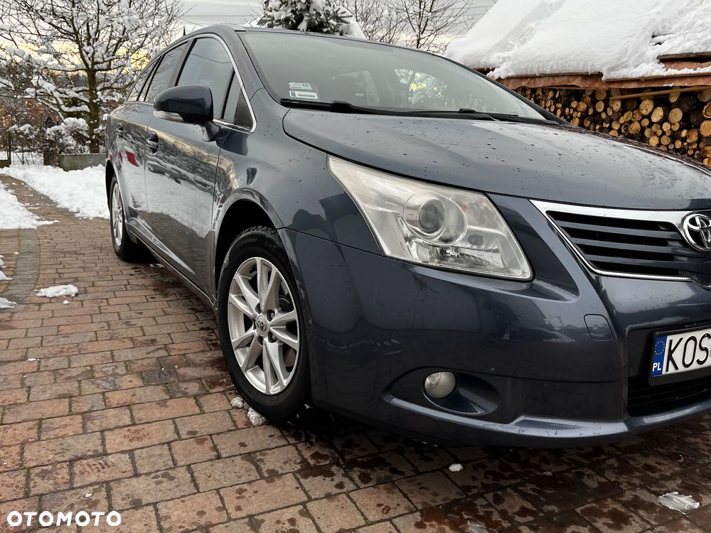 Toyota Avensis 1.8 Comfort - 12