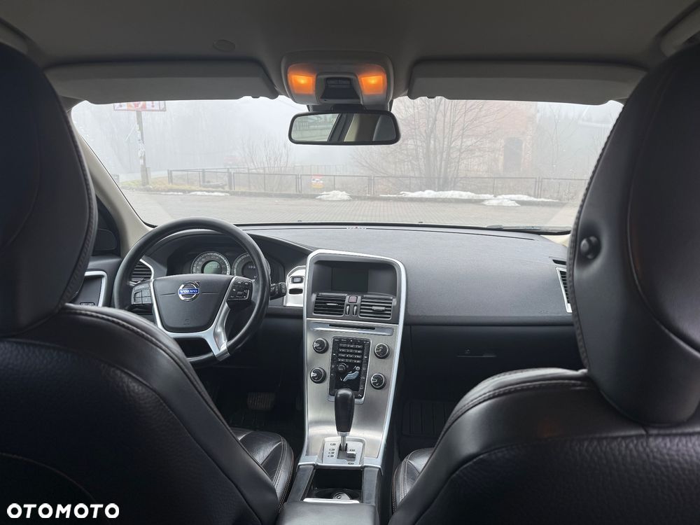 Volvo XC 60 D5 AWD Momentum - 23