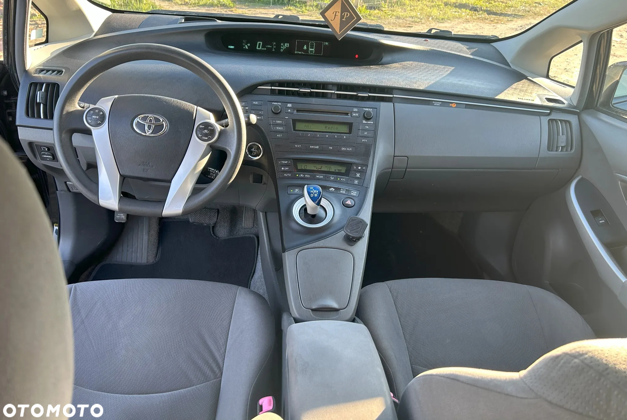 Toyota Prius (Hybrid) - 7