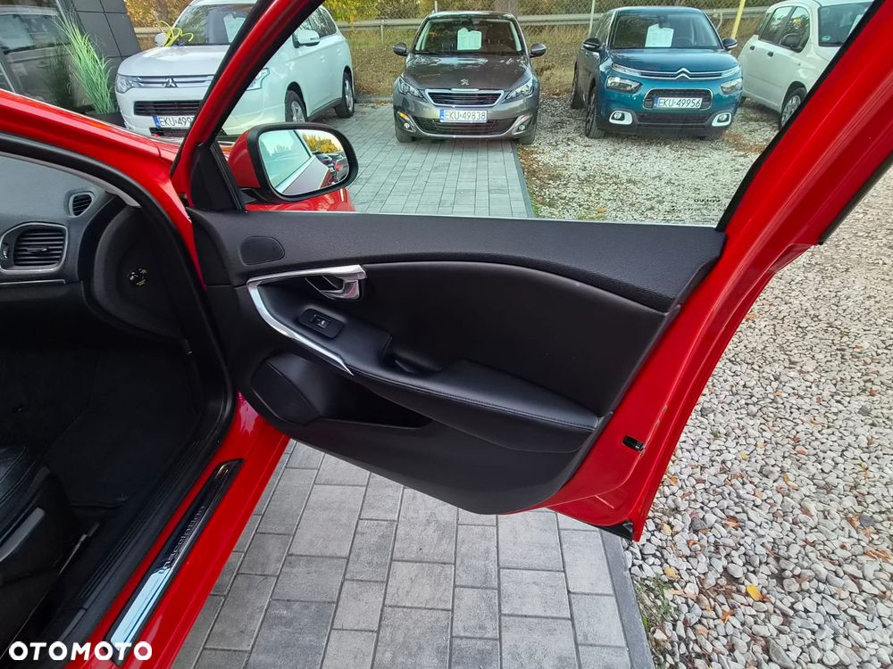 Volvo V40 D2 Kinetic - 32