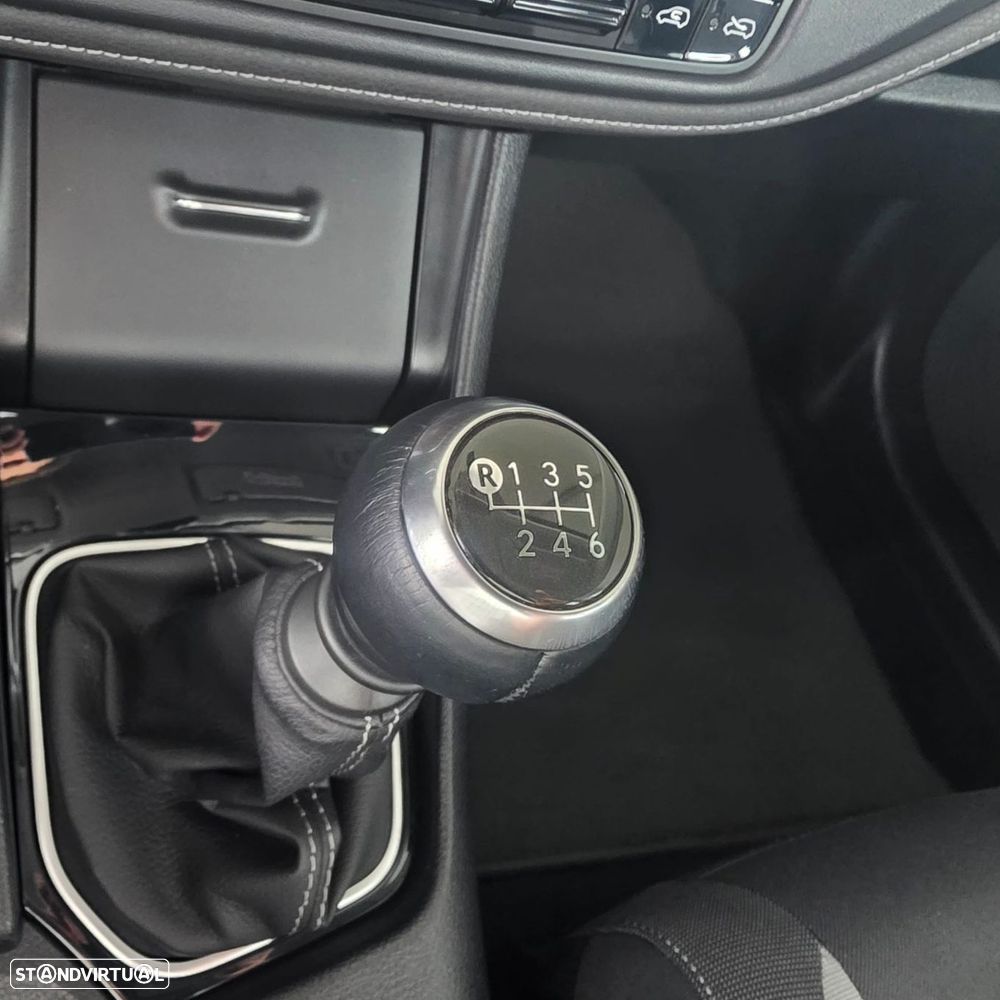 Toyota Auris 1.4 D-4D Comfort+Pack Sport - 27
