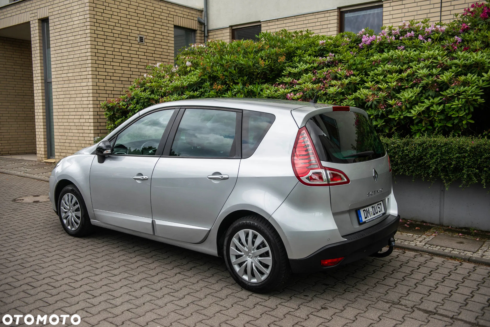 Renault Scenic 1.9 dCi Emotion Plus - 9