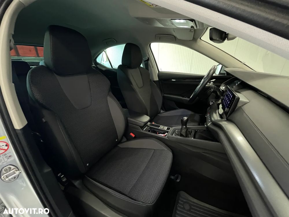 Skoda Octavia 1.5 TSI Ambition - 11