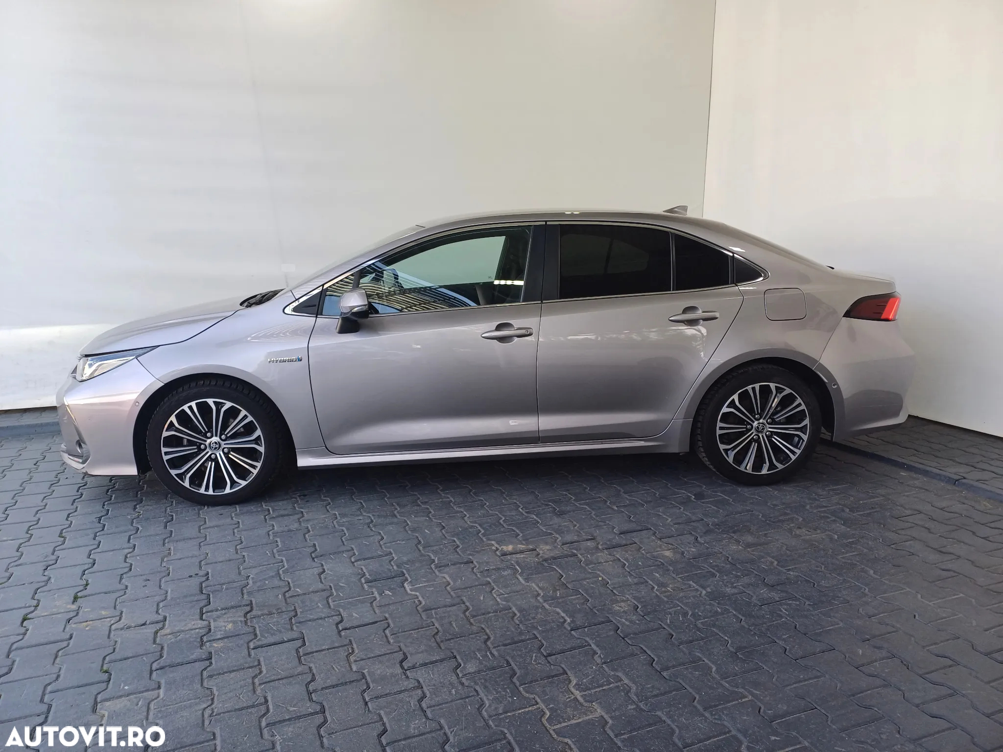 Toyota Corolla 1.8 HSD Dynamic - 2