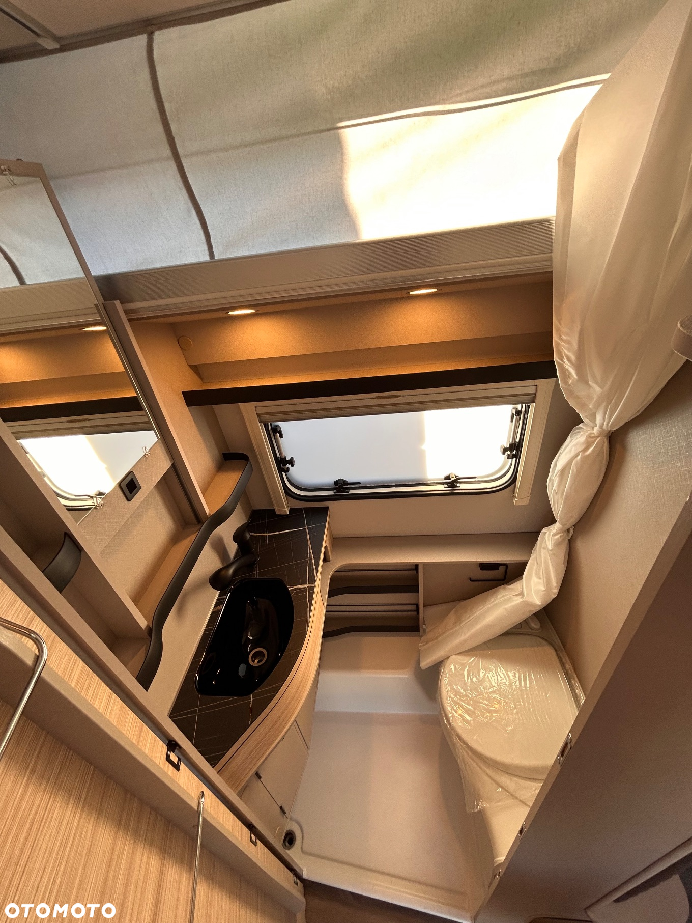 Hymer-Eriba Touring 430 - 23