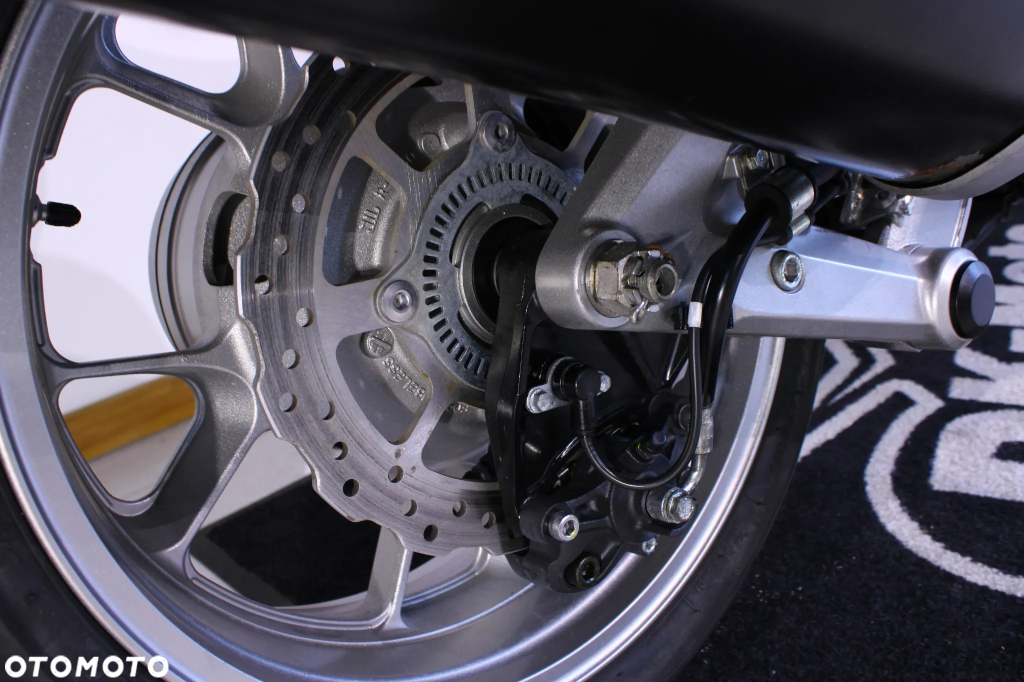 Kawasaki GTR - 16