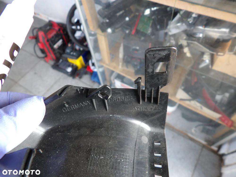 BMW - G30 - OBUDOWA , OSŁONA LUSTERKA WEWNĘTRZNEGO - 9303963 - 2