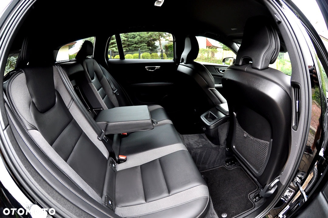Volvo V60 B4 D Geartronic RDesign - 27